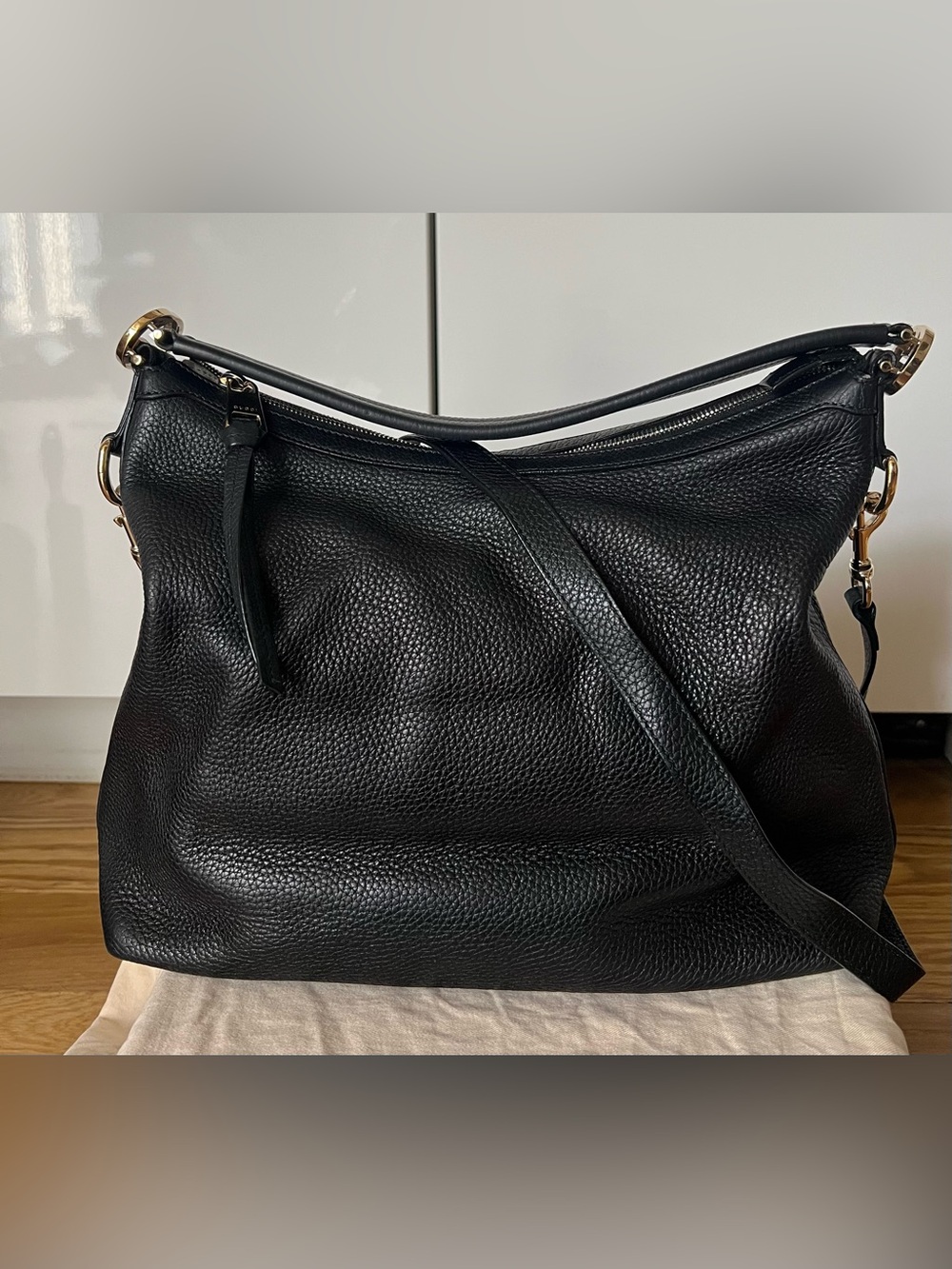 Gucci Black Pebbled Leather Shoulder Bag with Gold Hardware